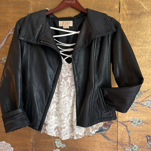 Express NWOT lace cami in cream size large - Picture 4 of 13